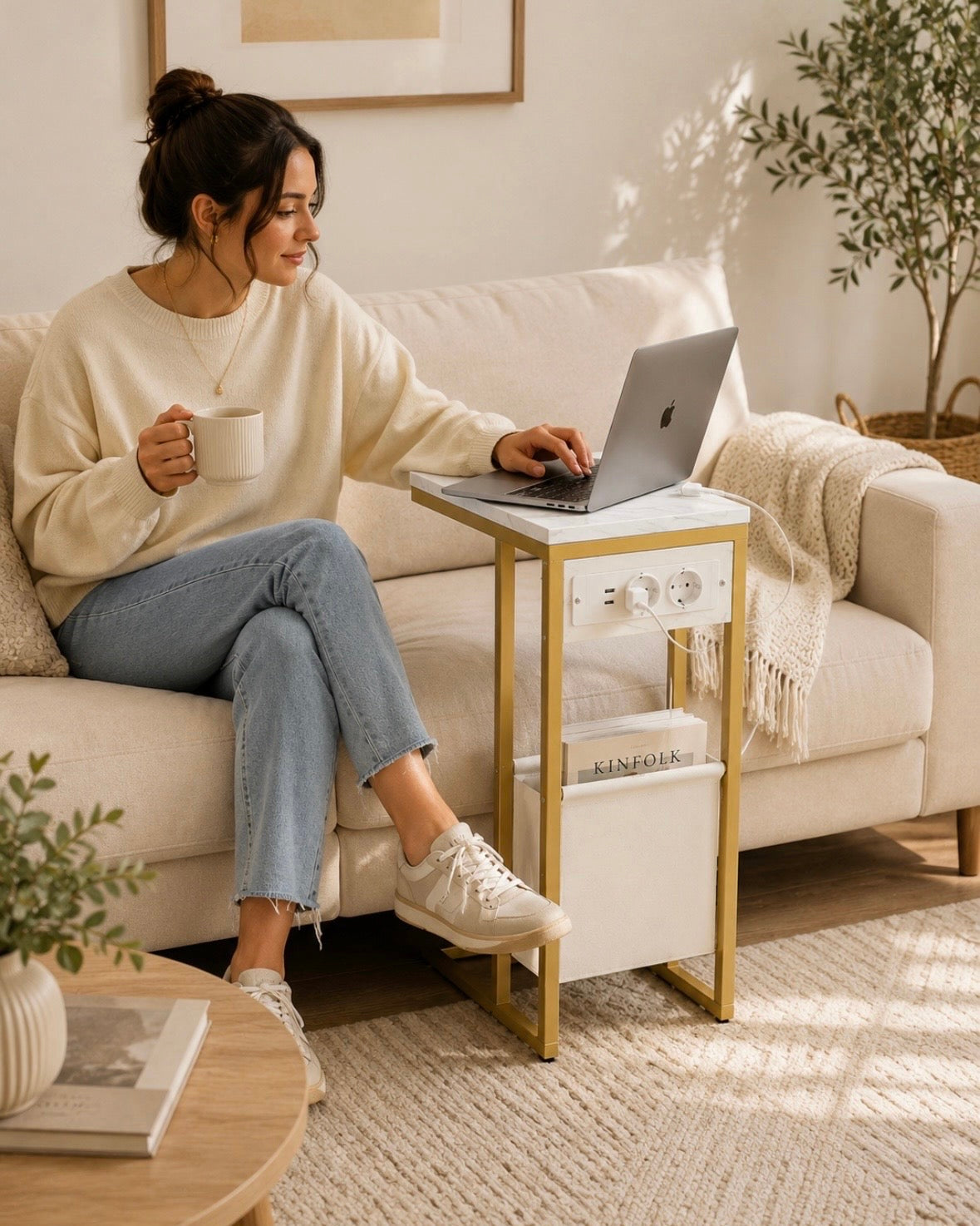 Table d'Appoint Marbre Blanc & Or avec Chargeur USB Intégré